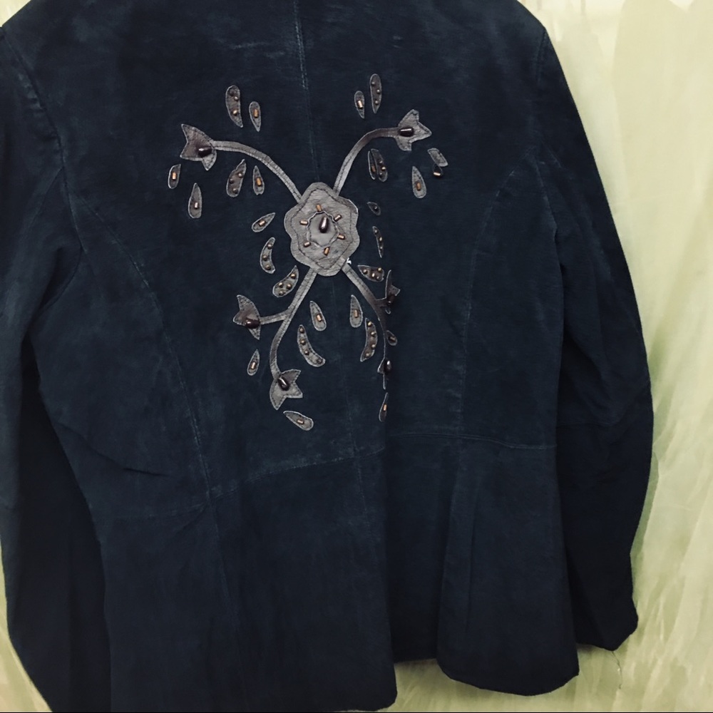 Blazer - Picture 3 of 3